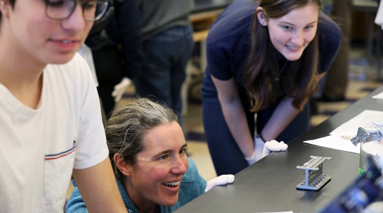 Anne Rankin and Ellie Griffin during a genetics lab.