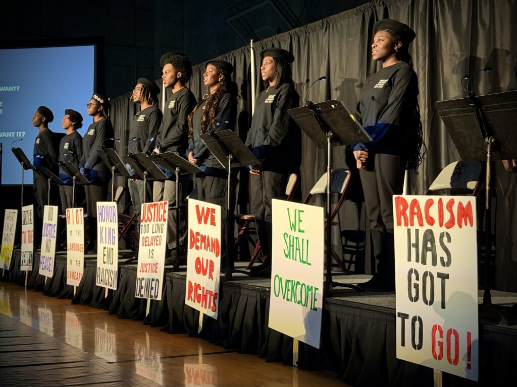 Image missing alt text