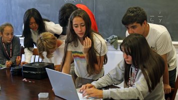 Exeter Summer students work on projects in Detective Fiction class.