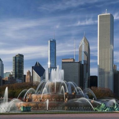 Chicago skyline with Buckingham Fountain in the forefront