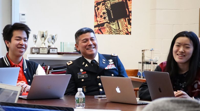 Combat Surgeon Colonel Robert Lim ’87 in a Computer Science class at Exeter.